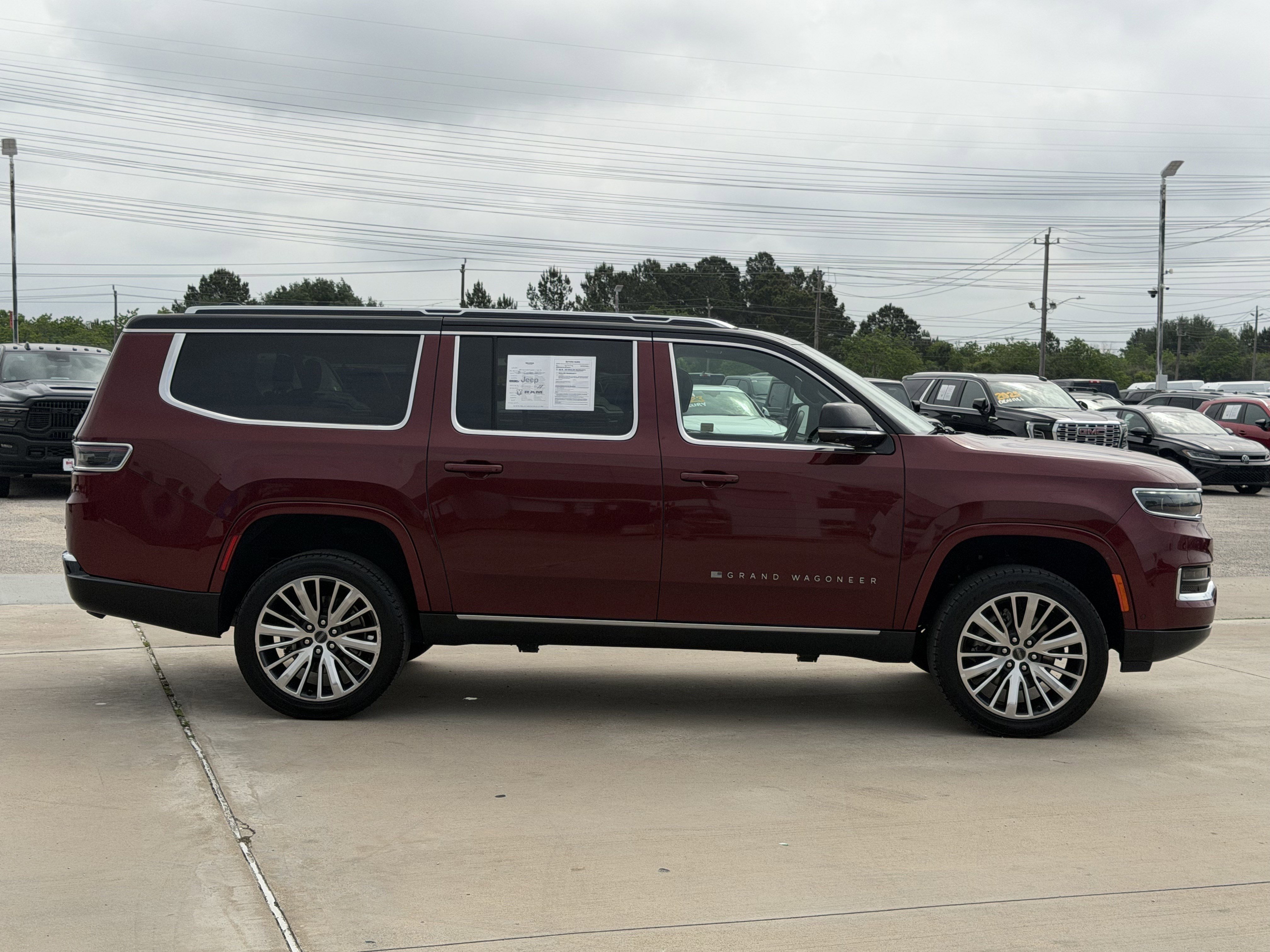 Used 2024 Jeep Grand Wagoneer L Series III AWD/4WD image 2