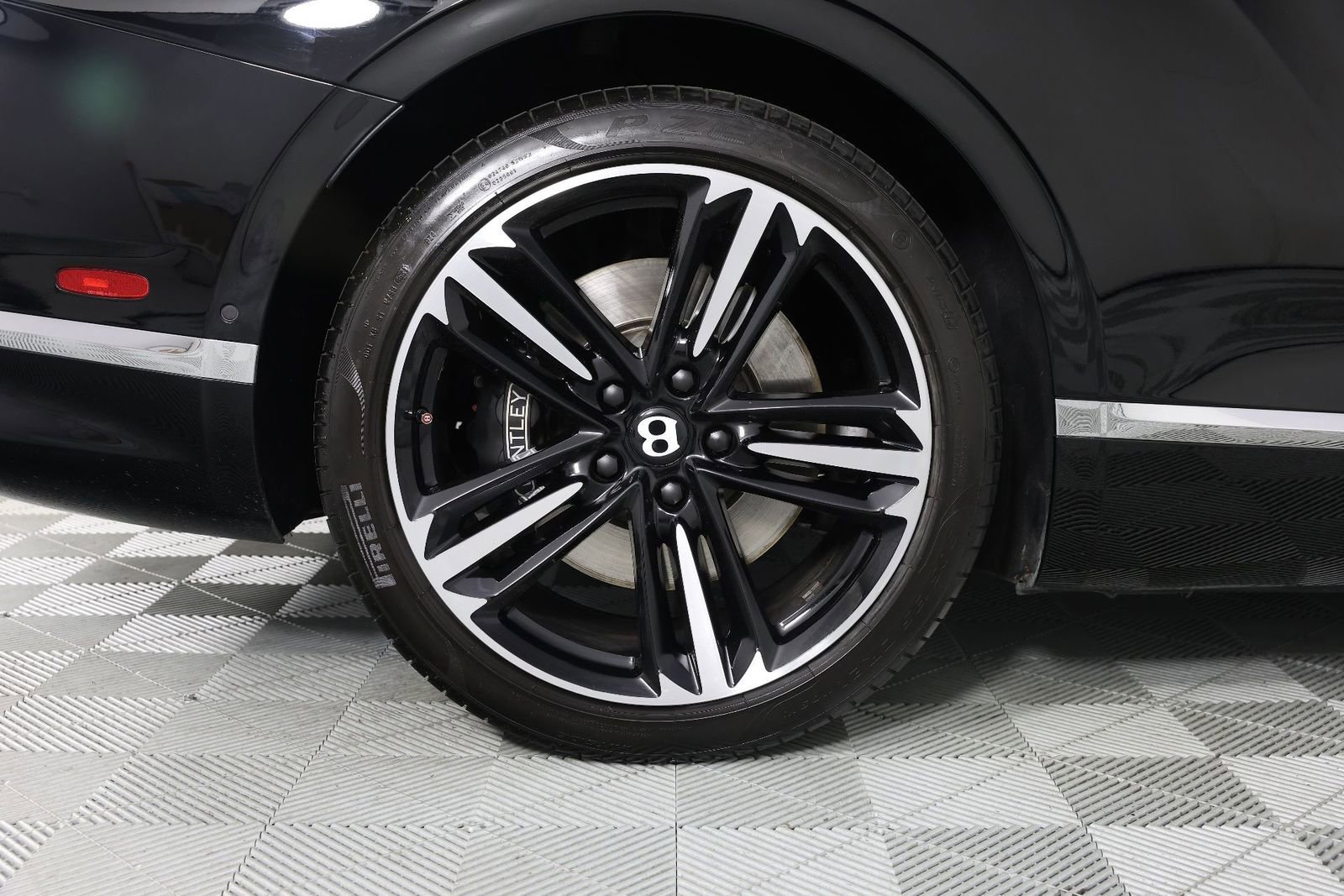 Used 2021 Bentley Continental GT image 18