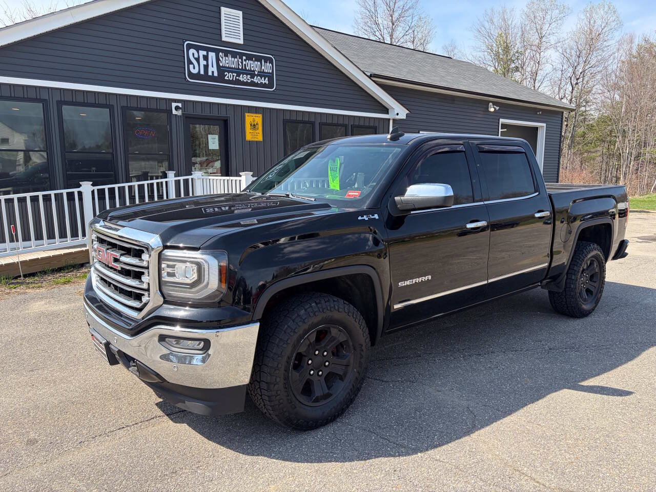 Used 2018 GMC Sierra 1500 SLT AWD/4WD image 1