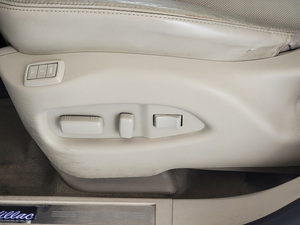 Used 2012 Cadillac SRX Premium FWD image 16