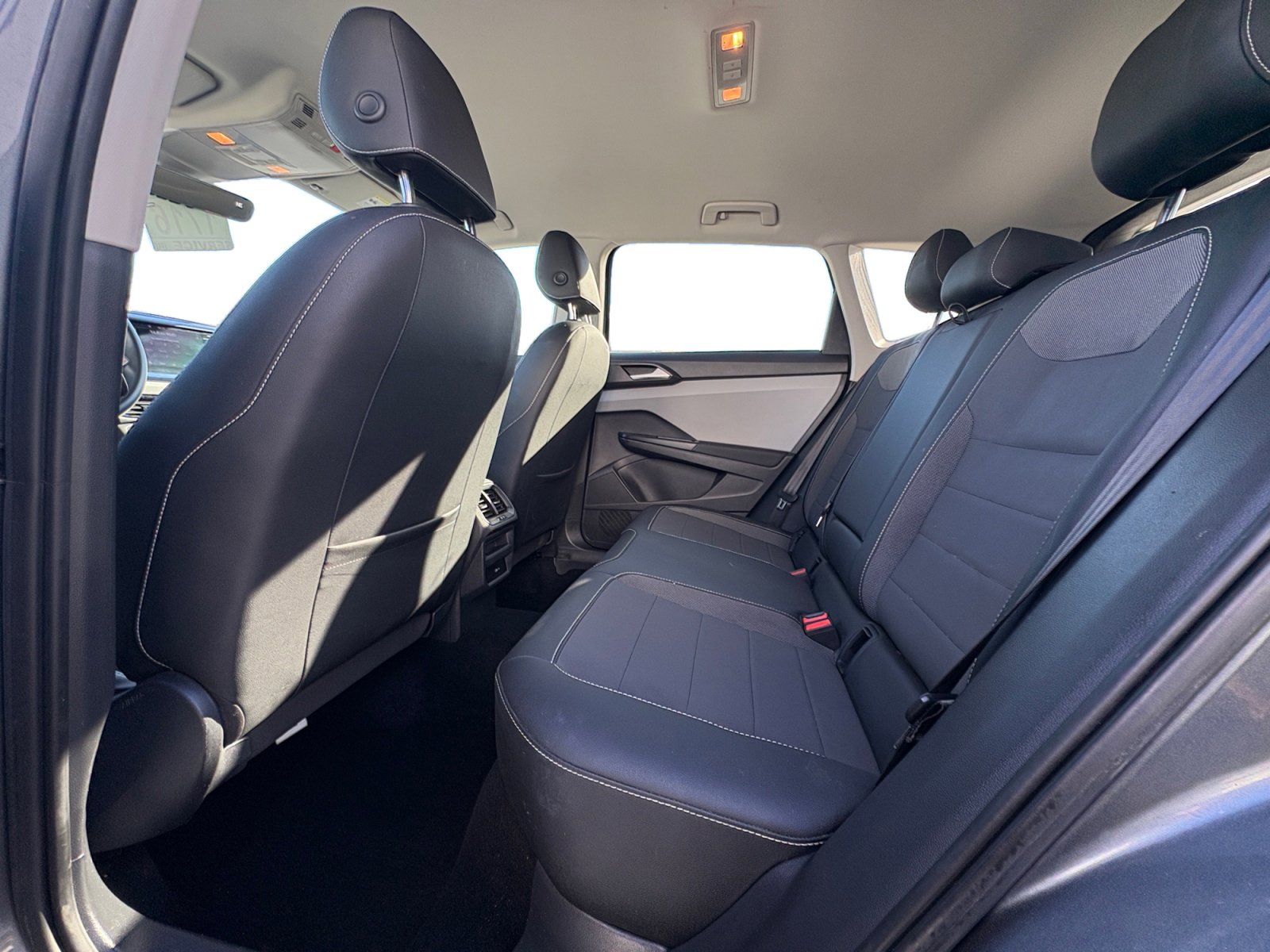 Certified 2022 Volkswagen Taos SE image 5