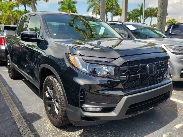 Used 2025 Honda Ridgeline Sport image 2