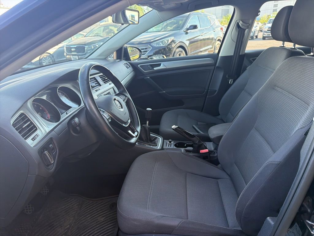 Used 2016 Volkswagen Golf S image 12