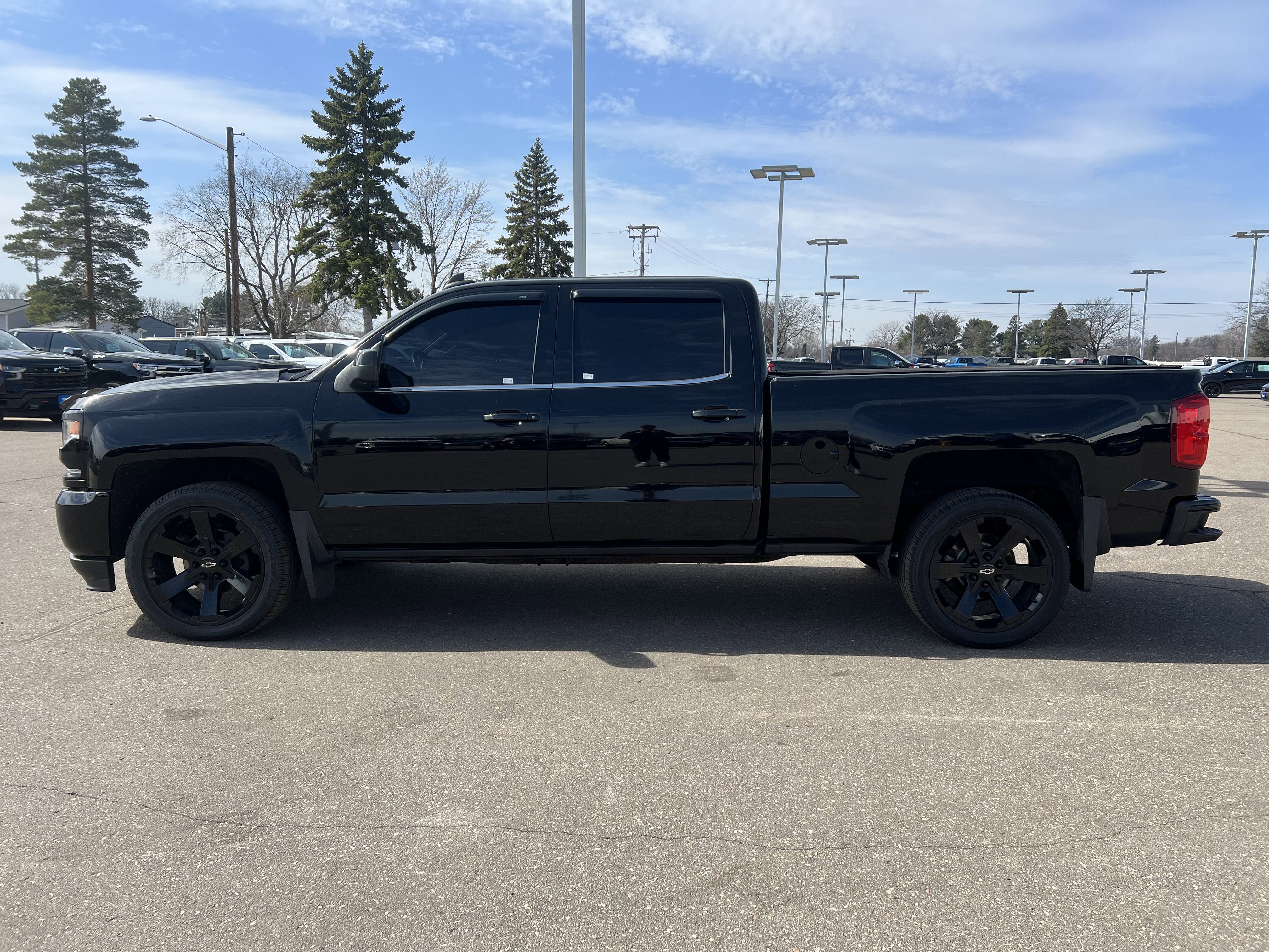 Used 2017 Chevrolet Silverado 1500 LTZ Z71 w/ LTZ Plus Package image 5