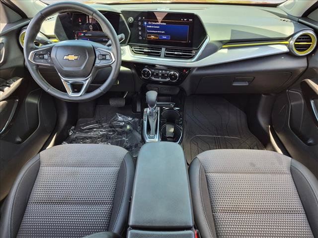 Used 2024 Chevrolet Trax LT w/ Driver Confidence Package FWD image 16