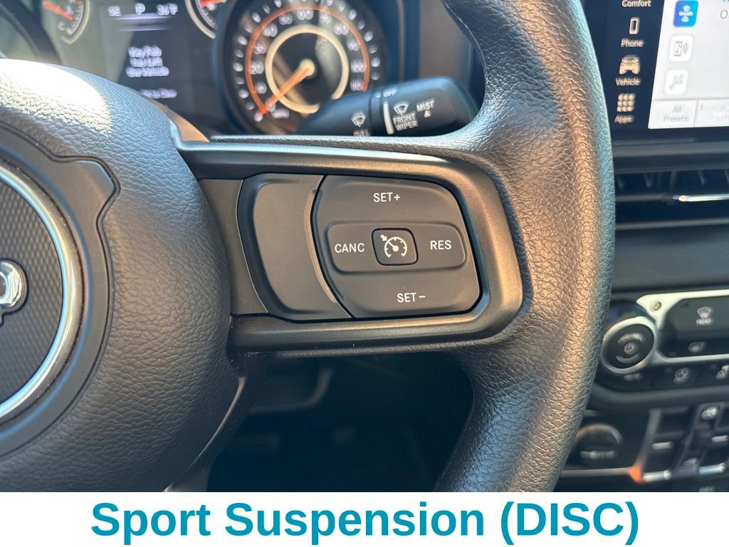 Used 2025 Jeep Gladiator Sport image 17