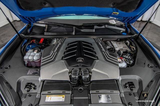 Used 2025 Lamborghini Urus SE AWD/4WD image 9