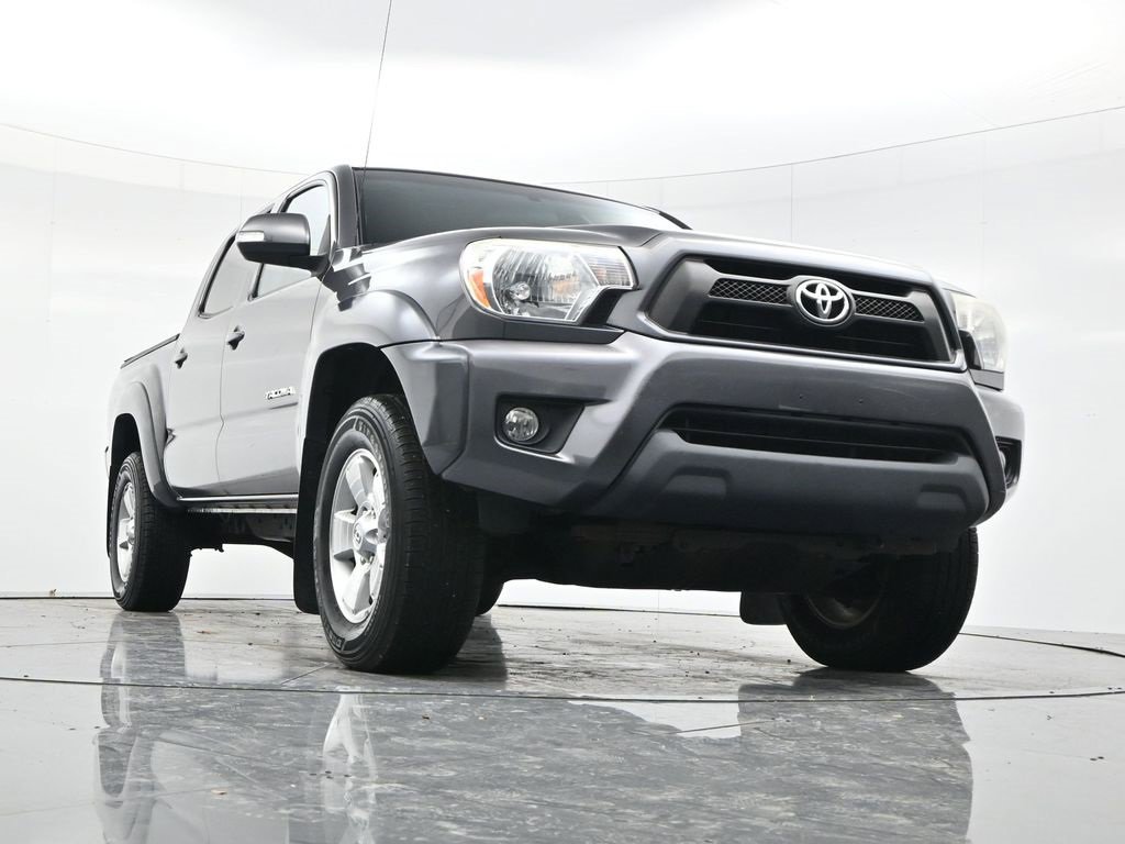Used 2015 Toyota Tacoma Base image 45