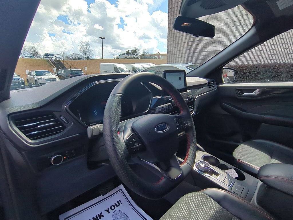Used 2025 Ford Escape ST-Line image 15