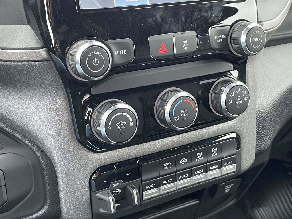 New 2026 RAM 2500 Tradesman w/ Chrome Appearance Group image 38