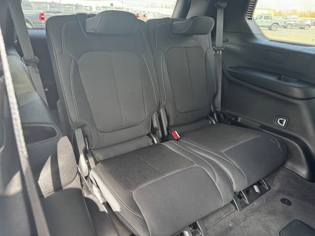 Used 2025 Jeep Grand Cherokee L Laredo w/ Trailer Tow Package image 17