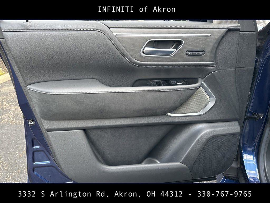 Certified 2025 INFINITI QX80 Sensory image 2