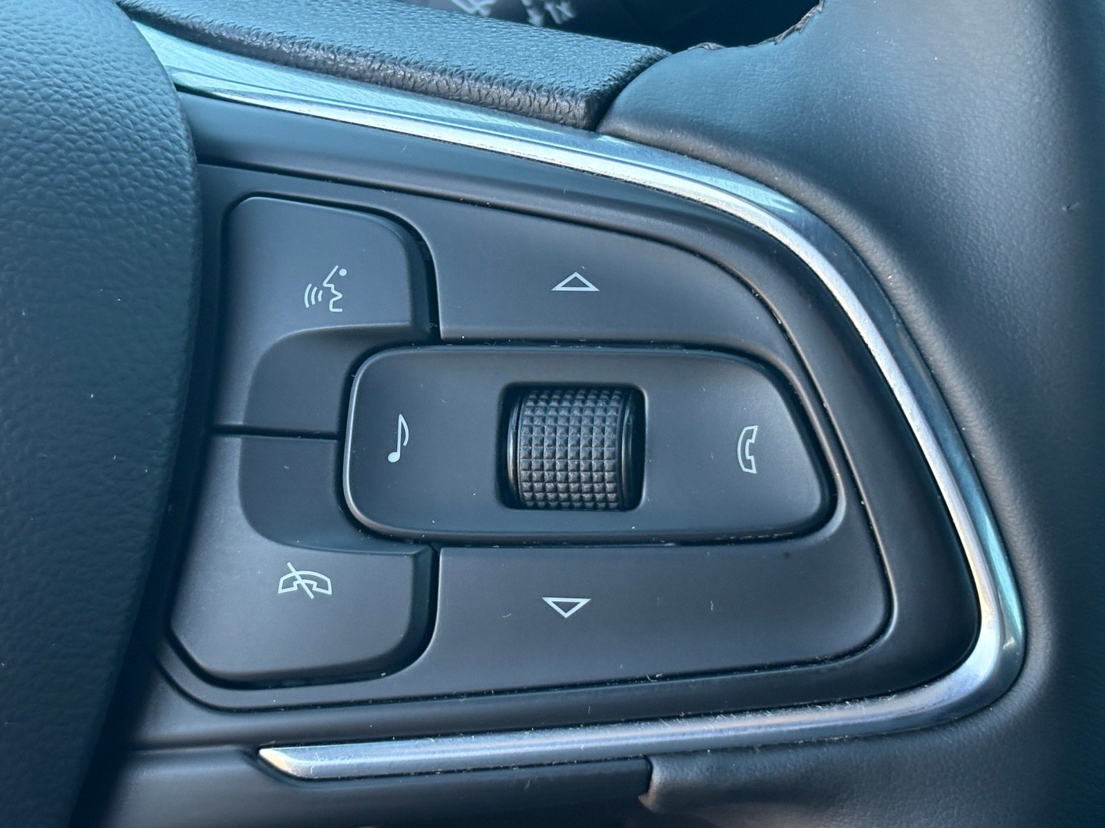 Used 2024 Buick Envista Sport Touring FWD image 20
