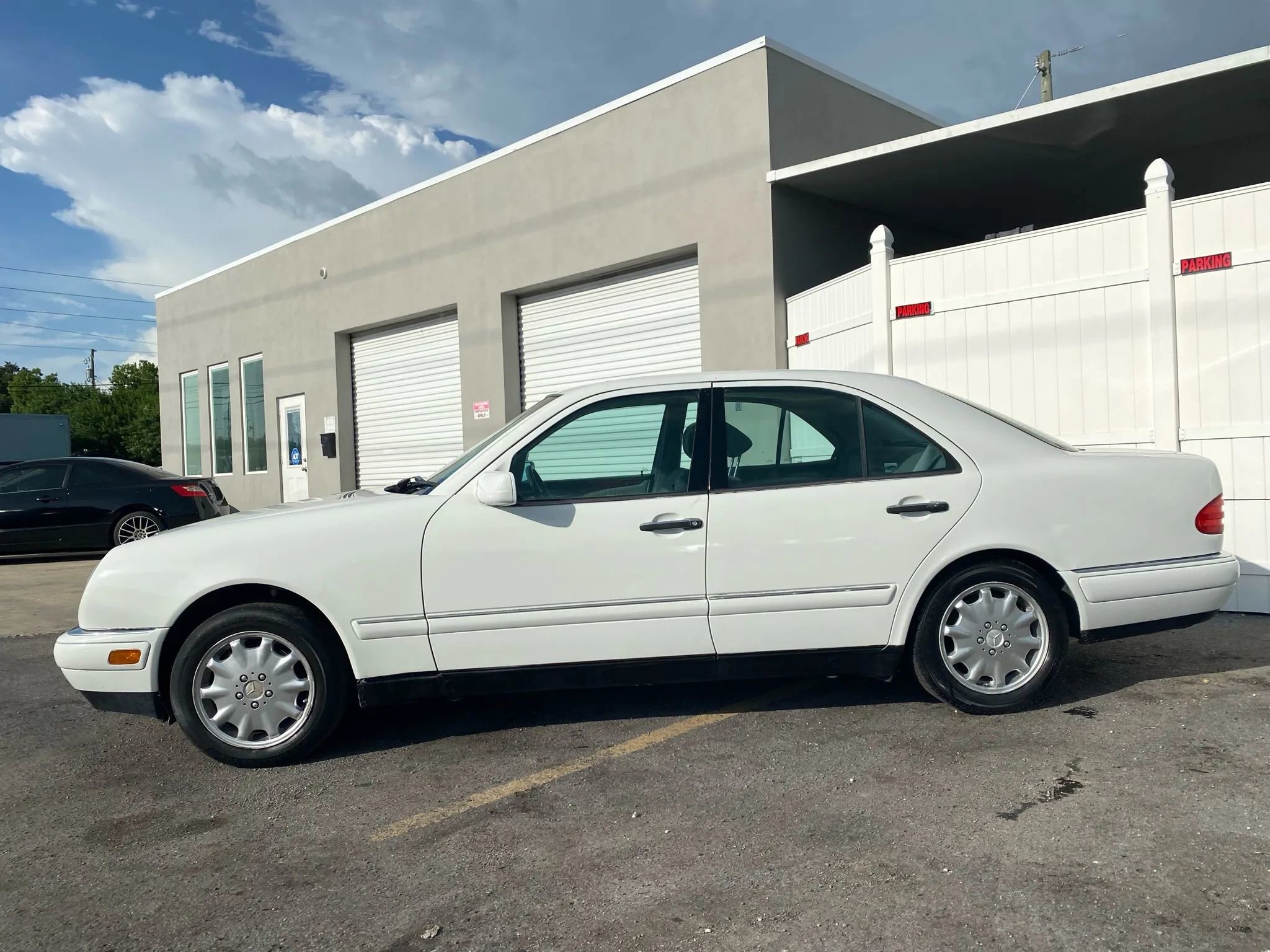 Used 1999 Mercedes-Benz E 320 Sedan image 6