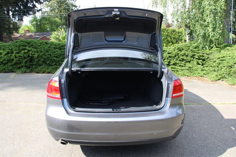Used 2013 Volkswagen Passat 2.5 SE FWD image 17