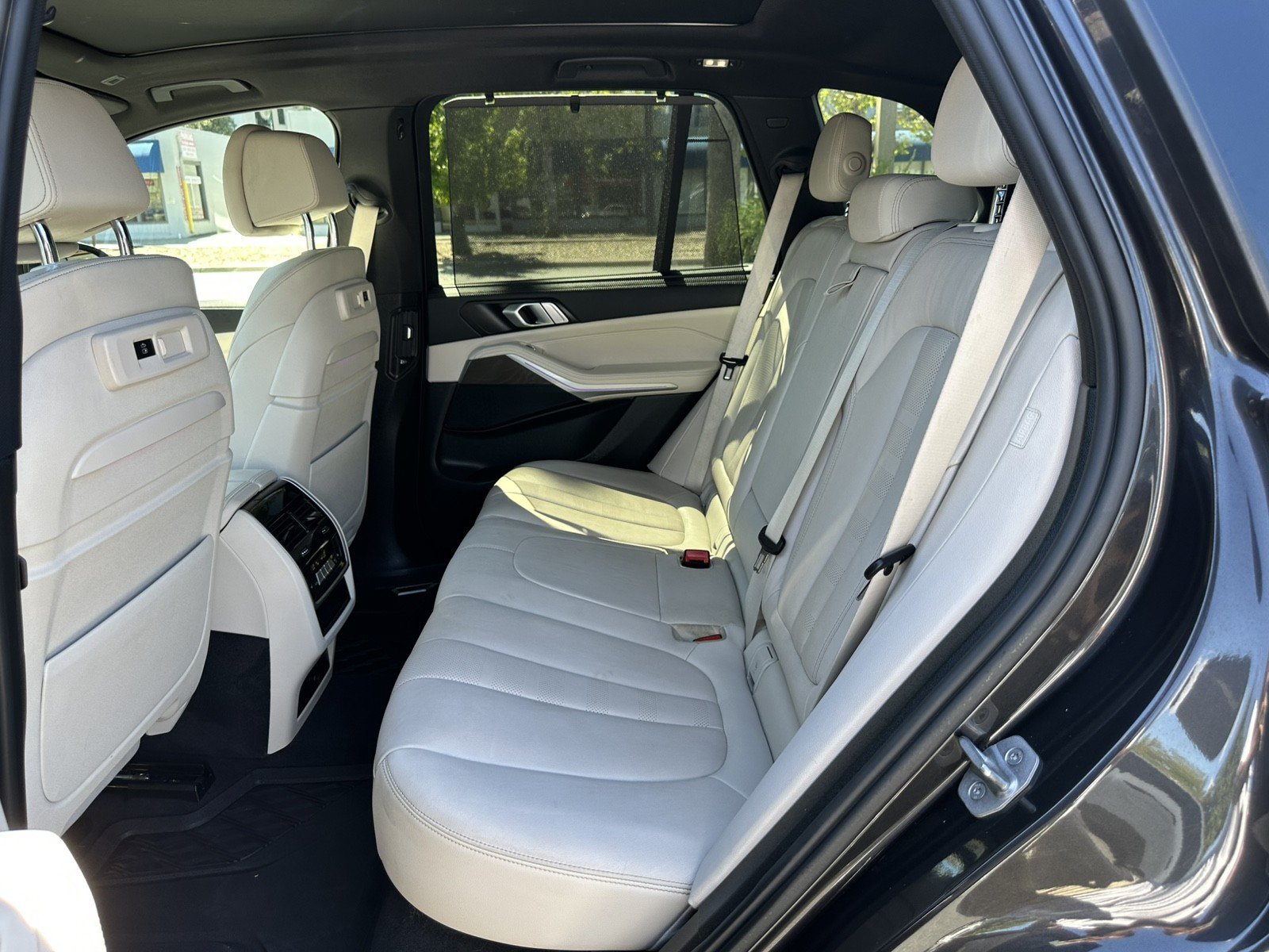 Used 2022 BMW X5 xDrive40i w/ Executive Package AWD/4WD image 22