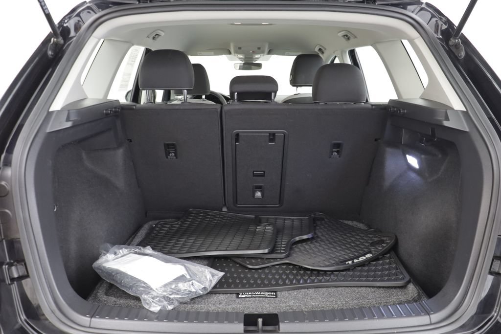 Certified 2024 Volkswagen Taos S AWD/4WD image 17