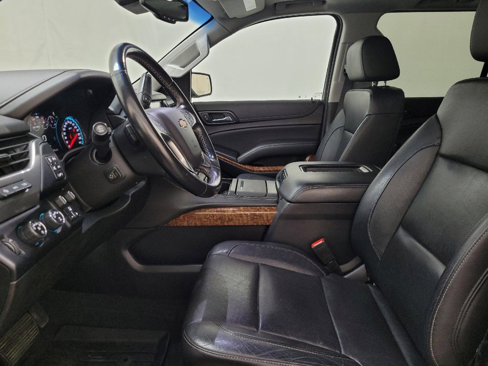 Used 2019 Chevrolet Suburban Premier AWD/4WD image 17
