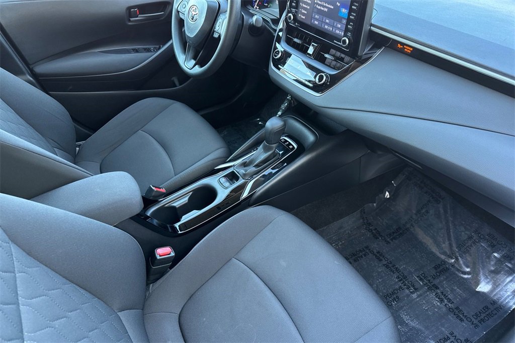 Used 2022 Toyota Corolla LE image 17