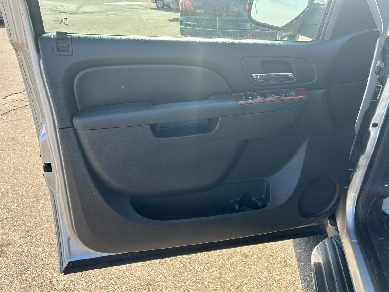 Used 2010 Chevrolet Avalanche LT w/ Regional Value Package image 14