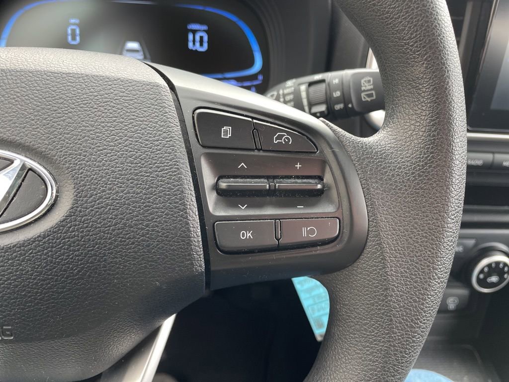 Used 2023 Hyundai Venue SE FWD image 23