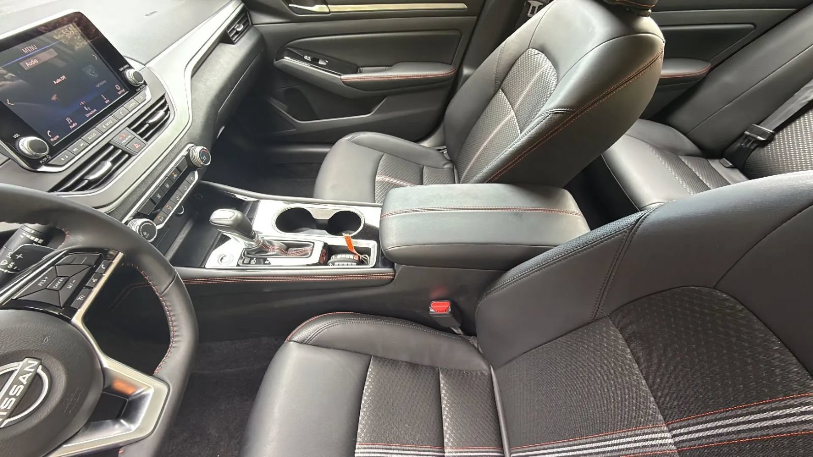 Used 2025 Nissan Altima 2.5 SR FWD image 15