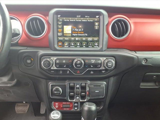 Used 2023 Jeep Gladiator Rubicon w/ Cold Weather Group image 10