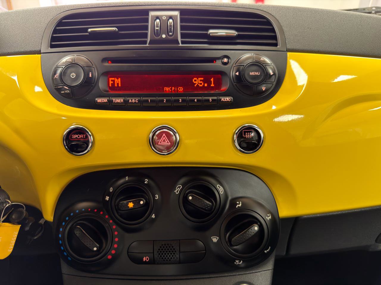 Used 2013 FIAT 500 Sport image 20