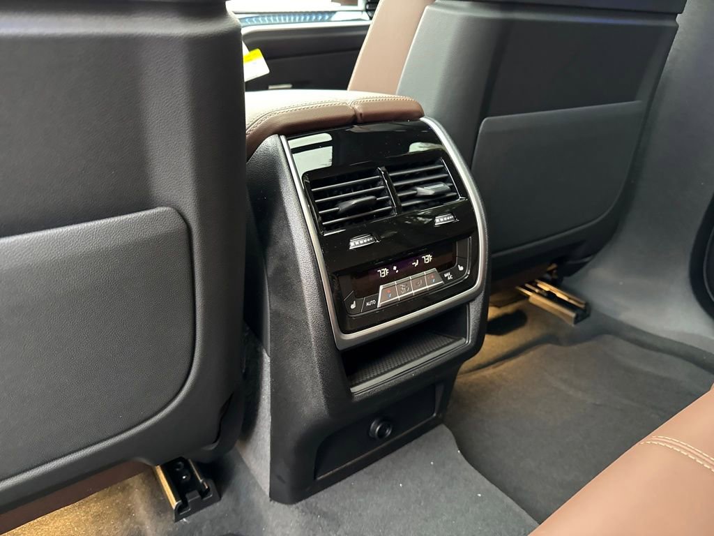 New 2026 BMW X6 xDrive40i w/ Climate Comfort Package image 23