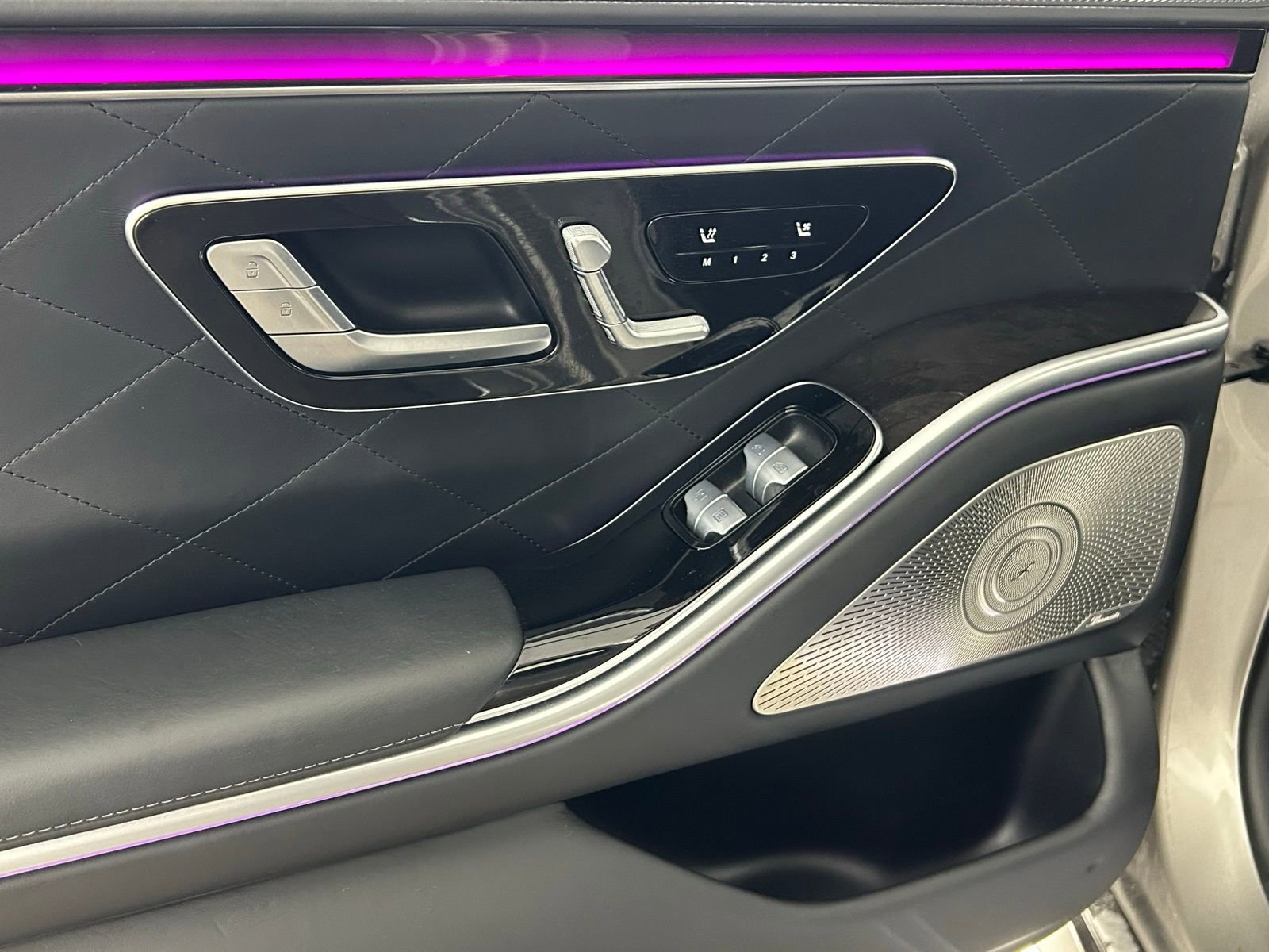 Used 2022 Mercedes-Benz S 580 4MATIC Sedan w/ AMG Line Package image 37