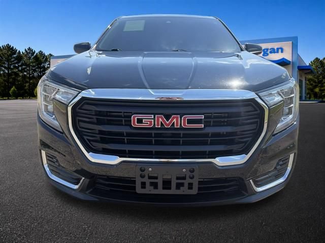 Used 2024 GMC Terrain SLE w/ LPO, Floor Liner Package FWD image 11
