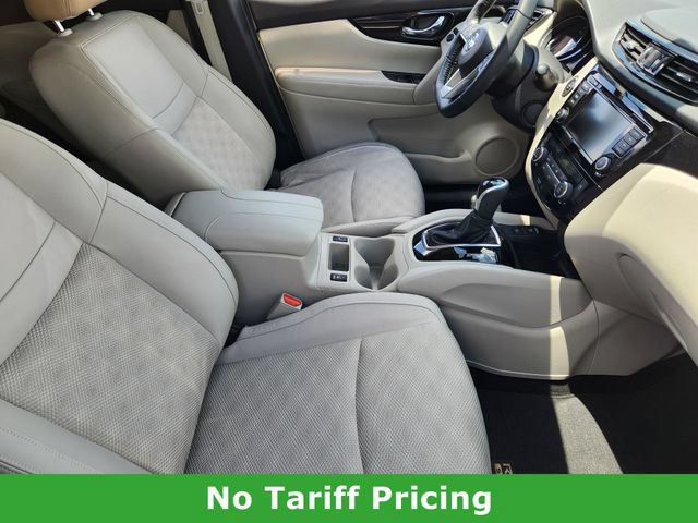 Used 2021 Nissan Rogue Sport SV w/ Technology Package FWD image 13