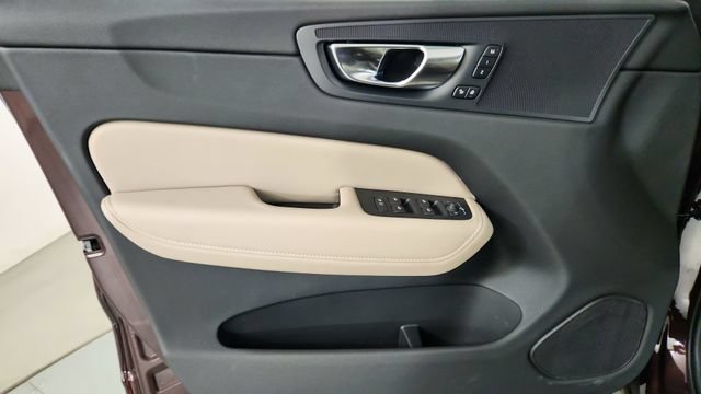 New 2026 Volvo XC60 B5 Core w/ Protection Package Premier AWD/4WD image 9
