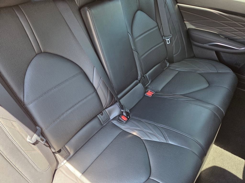 Used 2021 Toyota Avalon Limited w/ Advanced Safety Package FWD image 5