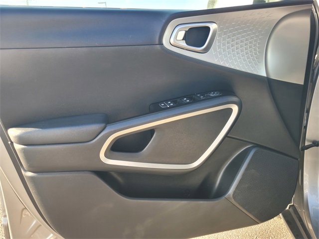 Used 2023 Kia Soul LX w/ Option Group 015 image 18