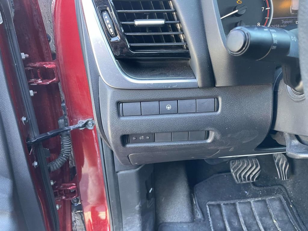 Used 2022 Nissan Rogue SV image 42