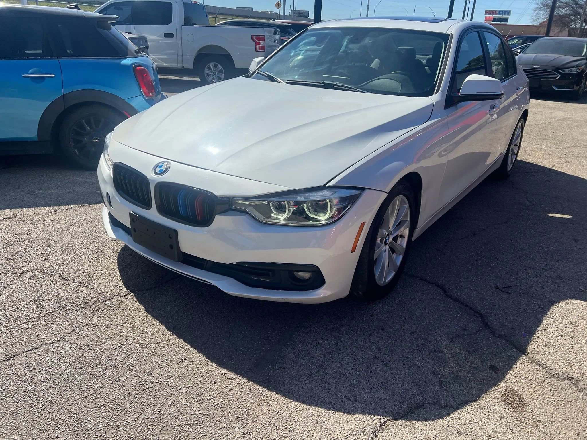 Used 2018 BMW 320i Sedan image 4