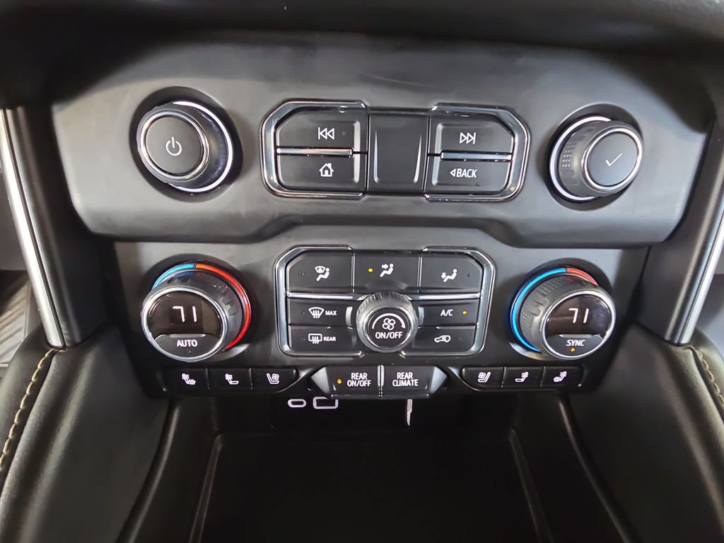 Certified 2023 Chevrolet Suburban Premier AWD/4WD image 23