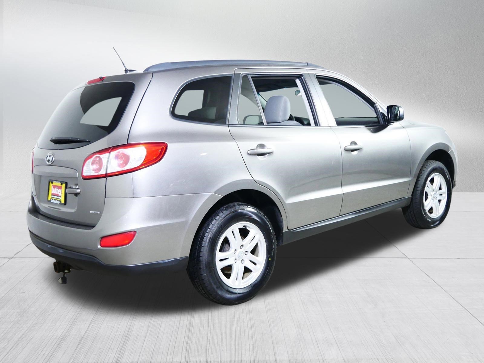 Used 2012 Hyundai Santa Fe GLS image 7