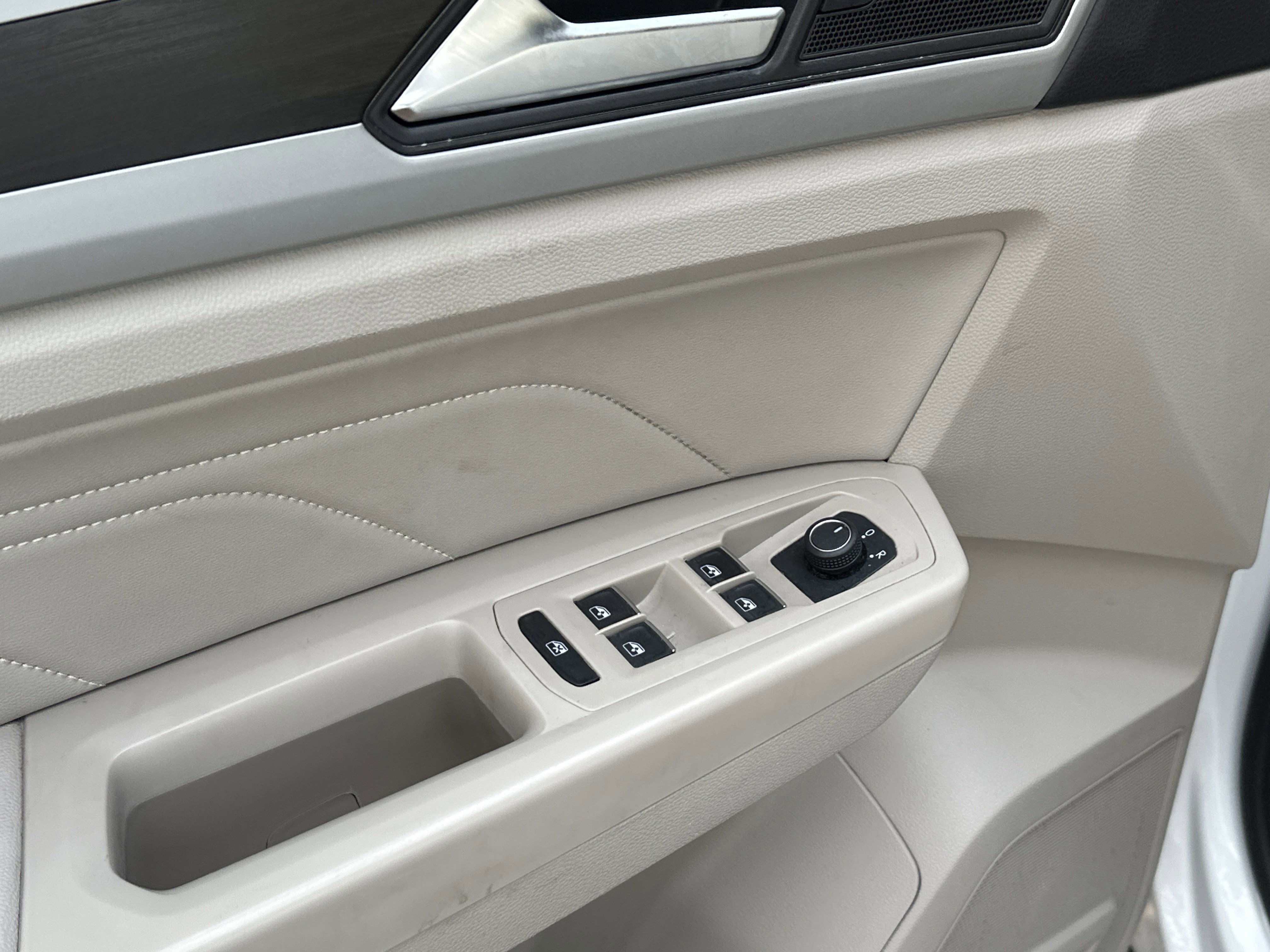 Used 2022 Volkswagen Atlas SE image 12