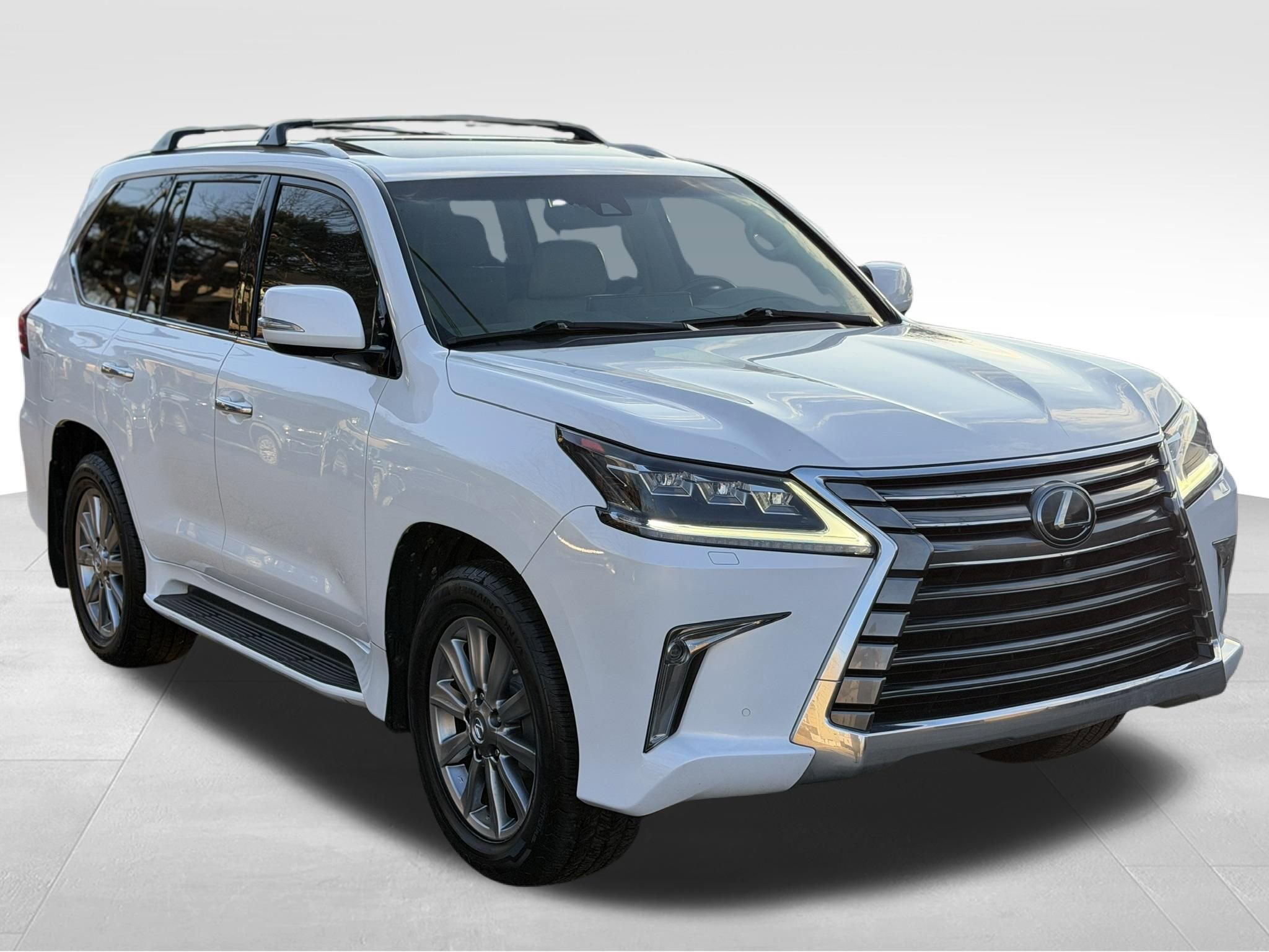 Used 2016 Lexus LX 570 4WD w/ Luxury Package image 3