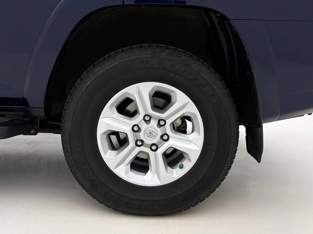 Used 2021 Toyota 4Runner SR5 AWD/4WD image 28