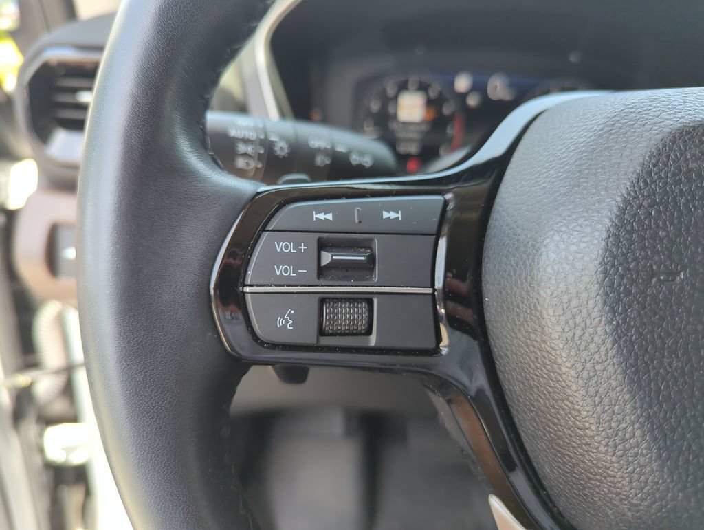 Used 2024 Honda Pilot Elite image 44