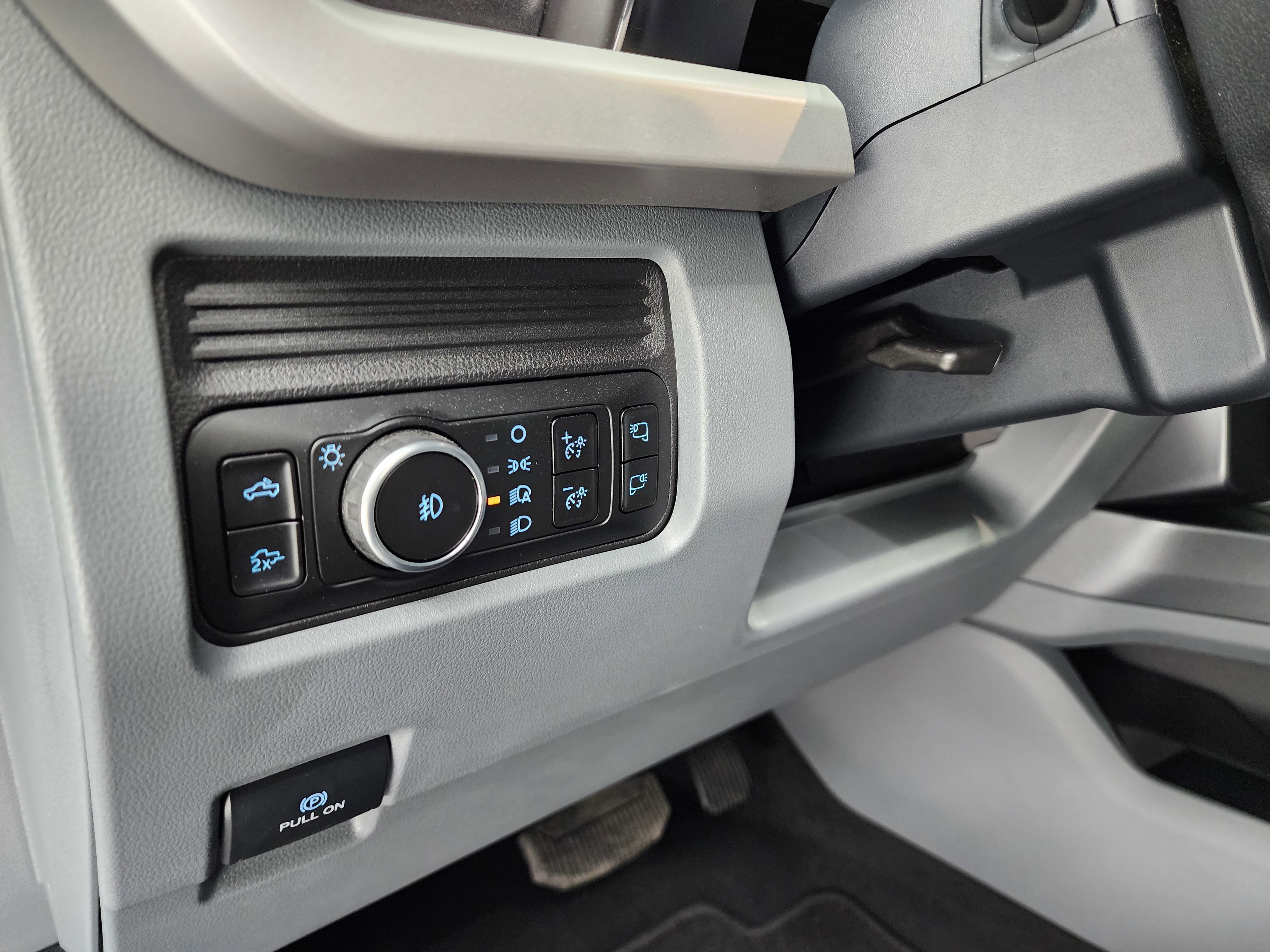 Used 2025 Ford F250 XLT w/ Black Appearance Package image 45