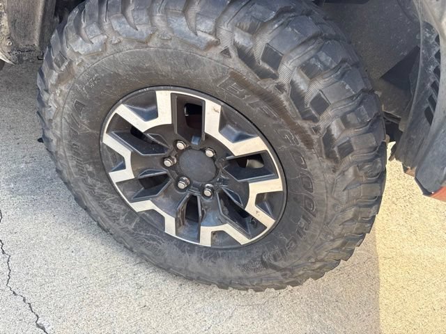 Used 2018 Toyota Tacoma TRD Off-Road w/ Technology Package AWD/4WD image 5