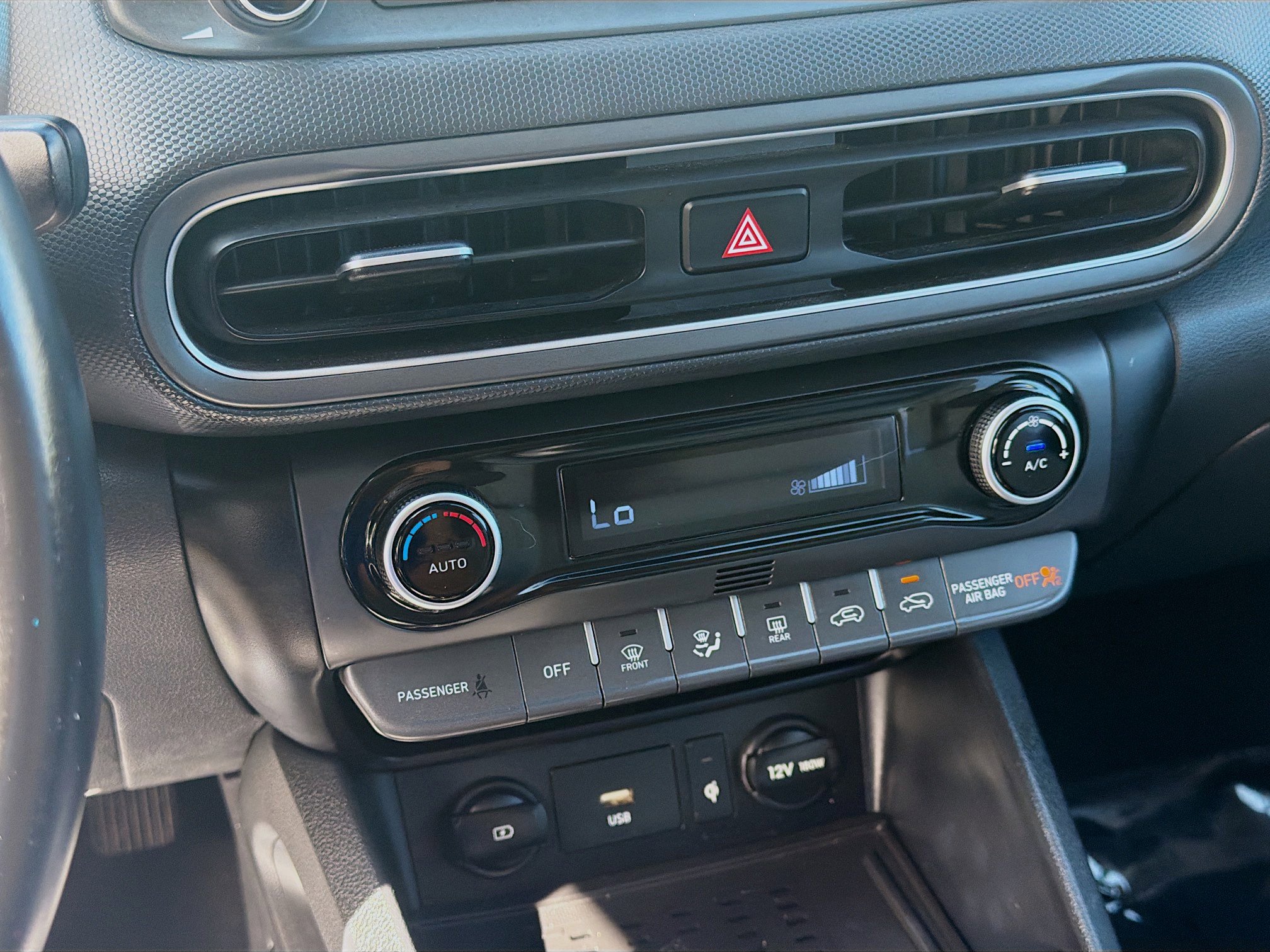 Used 2022 Hyundai Kona SEL w/ Convenience Package FWD image 12