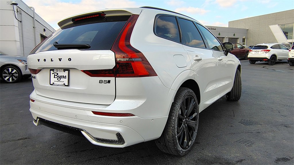 New 2026 Volvo XC60 B5 Ultra w/ Climate Package image 3