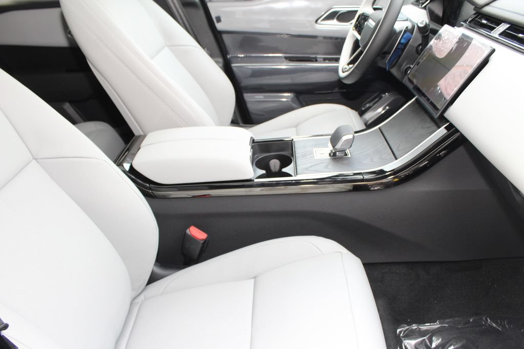 New 2026 Land Rover Range Rover Velar Dynamic SE AWD/4WD image 32