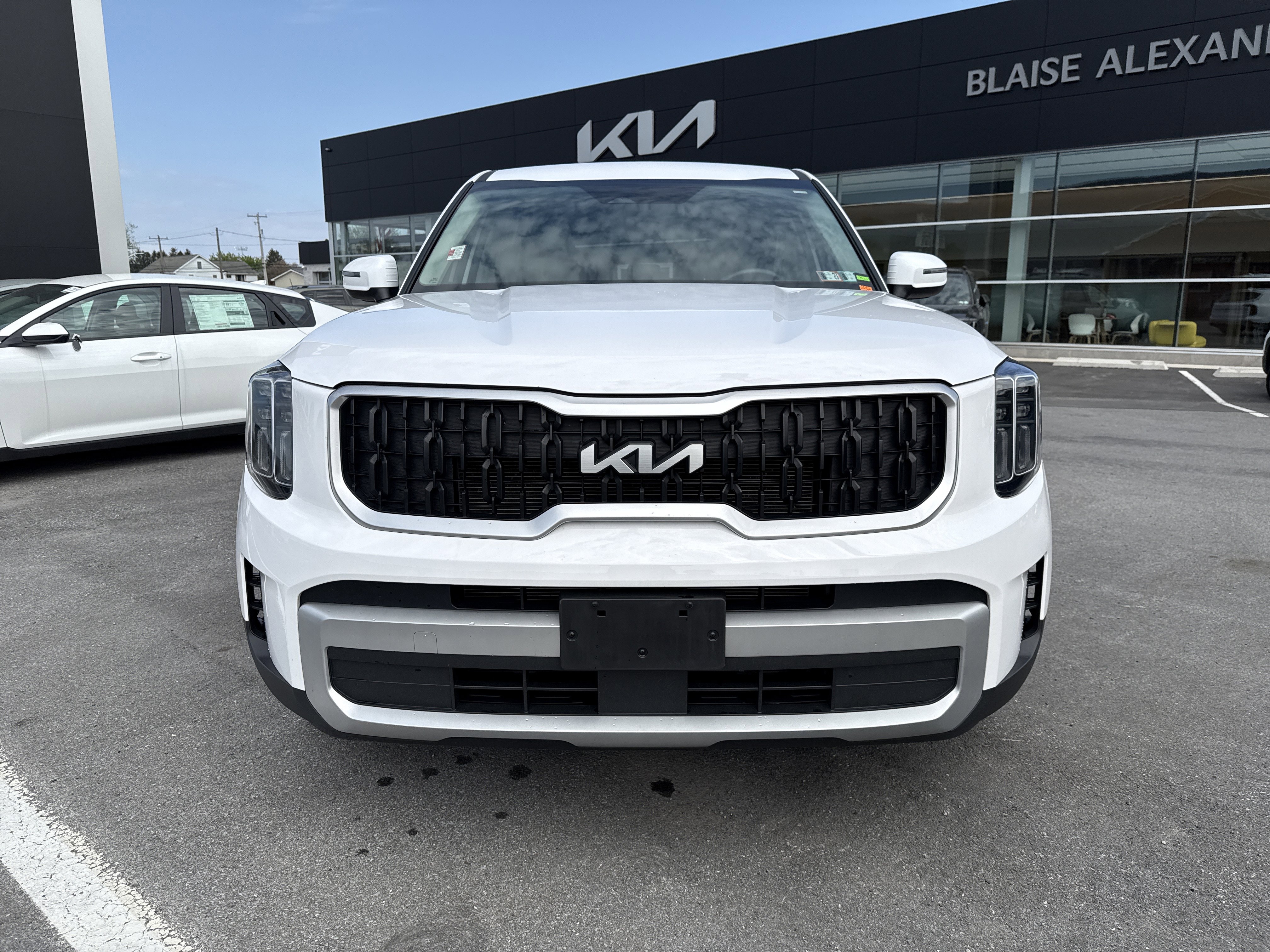 Used 2024 Kia Telluride LX AWD/4WD image 9