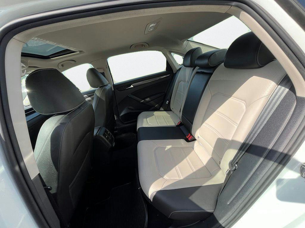 Certified 2020 Volkswagen Passat 2.0T R-Line FWD image 26